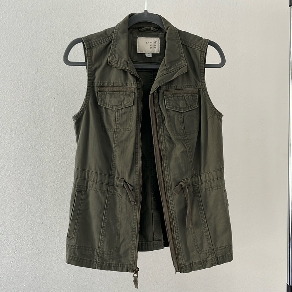 A New Day Green Cargo Vest Size XS